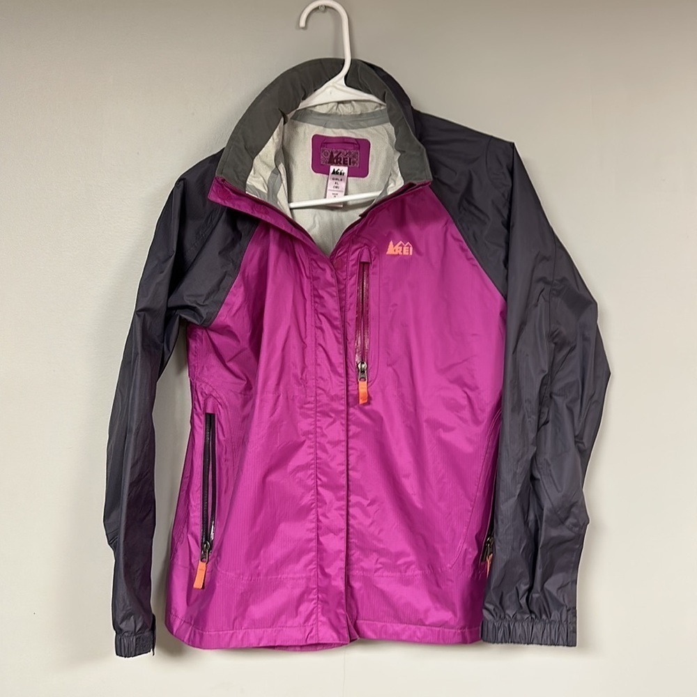 REI Hooded Rain Jacket Nylon Fuchsia Windbreaker hidden hood Coat, XL 18  Great! - Picture 9 of 11